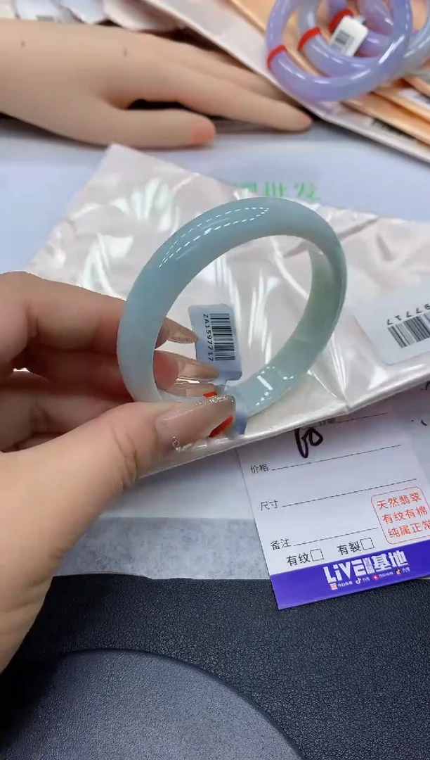 翡翠手镯未镶嵌16缅甸翡翠手镯