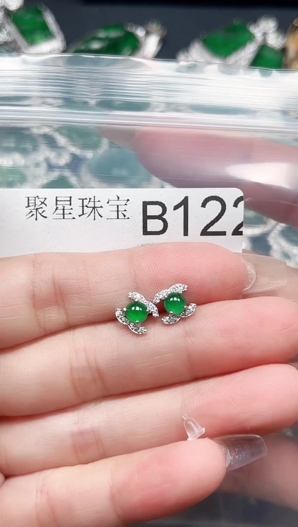 【闪购商品】翡翠颈饰未镶嵌赠皮绳122