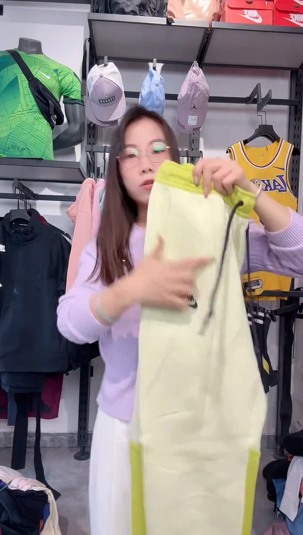 1164   编码 瑕疵款直播间过款为准 尺码 L