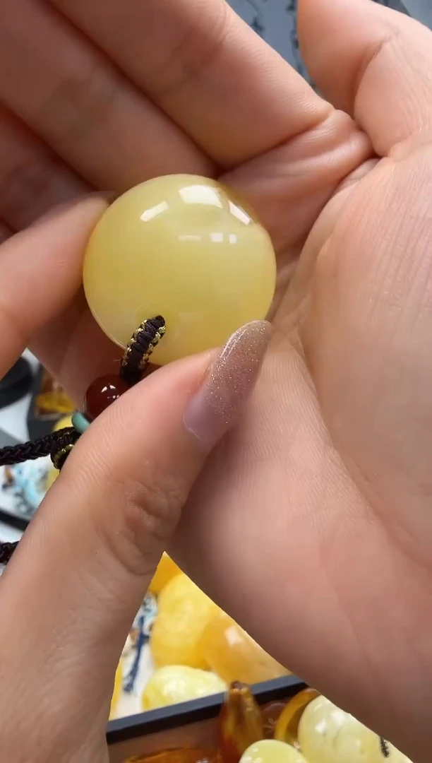 裸石琥珀未镶嵌如图