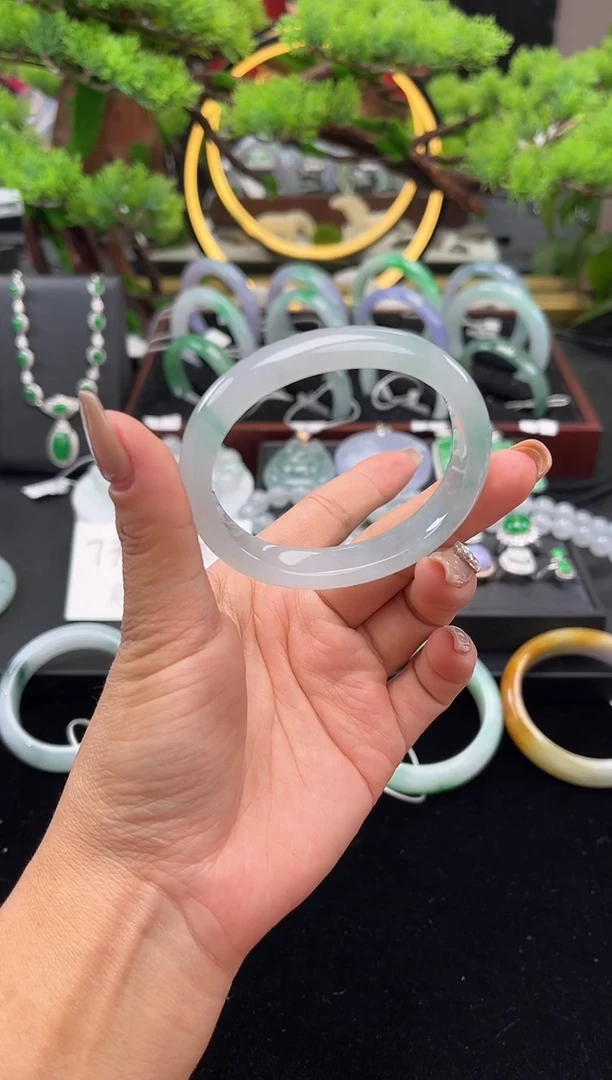 未镶嵌手镯翡翠吊坠