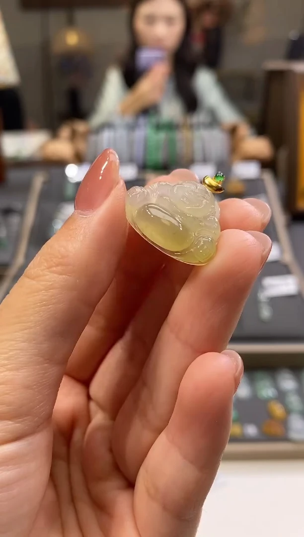 颈饰18K金镶嵌翡翠佛公