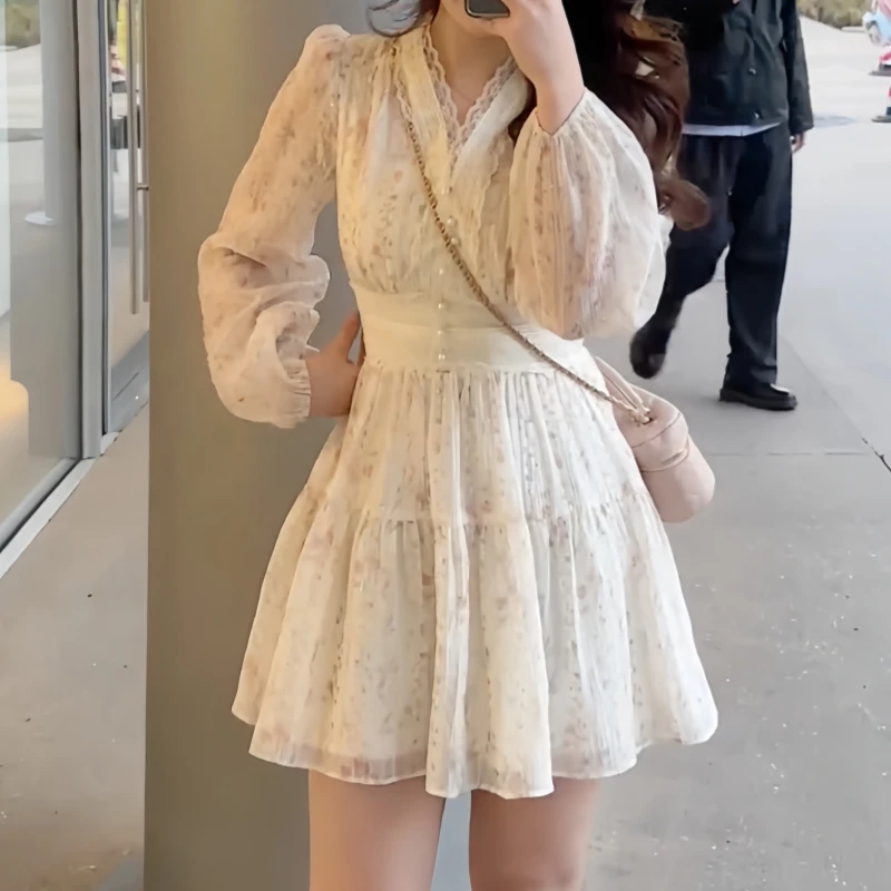 大码法式法复古女装蕾丝碎花连衣裙女初秋胖MM收腰显瘦气质甜美裙