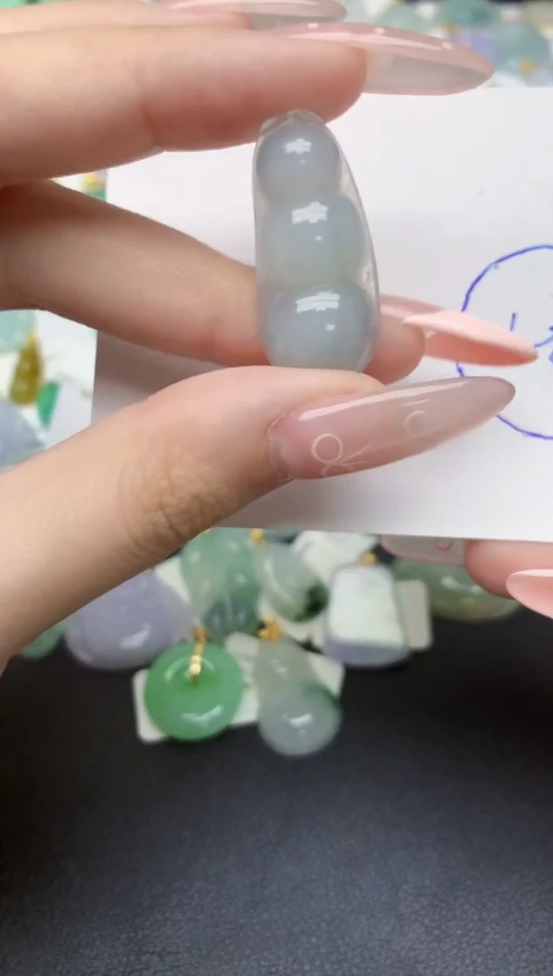 翡翠未镶嵌颈饰天然翡翠A货