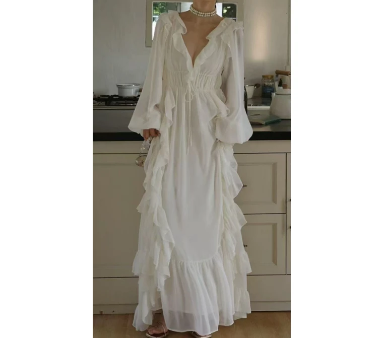 设计感小众显瘦时尚小香风白色荷叶边V领连衣裙女