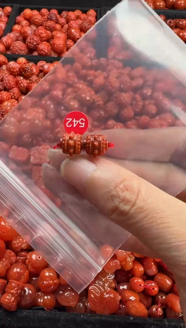 颈饰未镶嵌南红玛瑙1