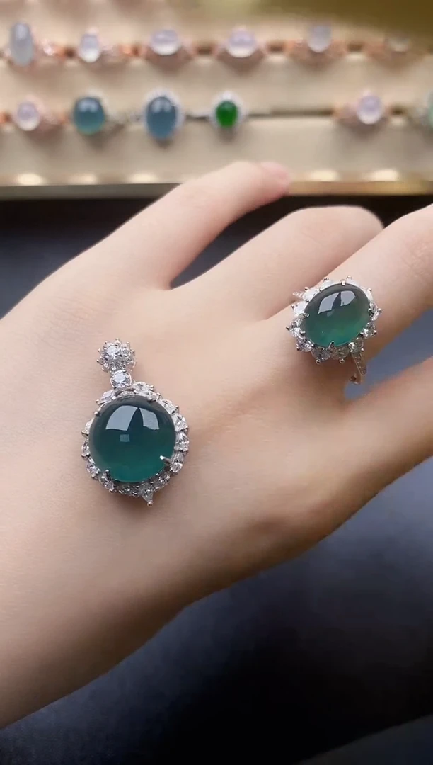 翡翠戒指未镶嵌链*一物一证一礼盒