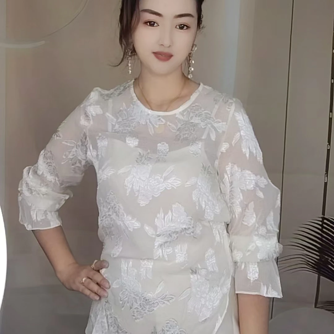 百搭碎花长袖拼接网红圆领宽松长款小衫显瘦气质上衣蕾丝夏季白色
