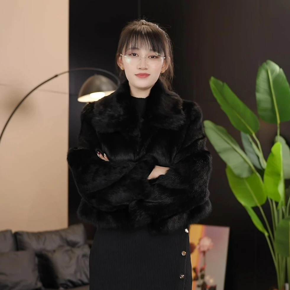 短外套气质轻奢短款时尚女士黑色秋冬冬季网红百搭潮流毛绒设计师