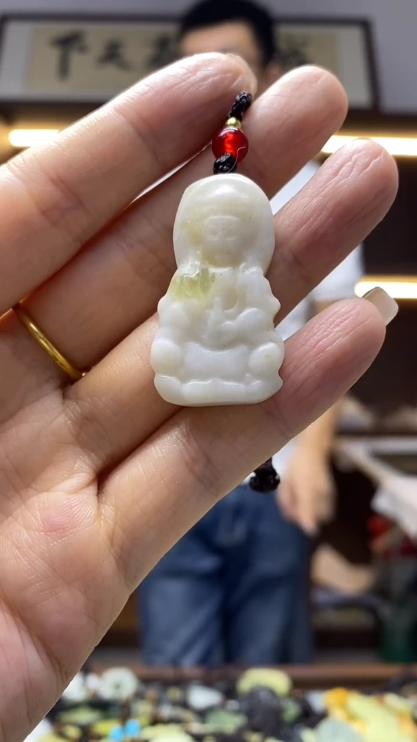 未镶嵌岫玉挂件