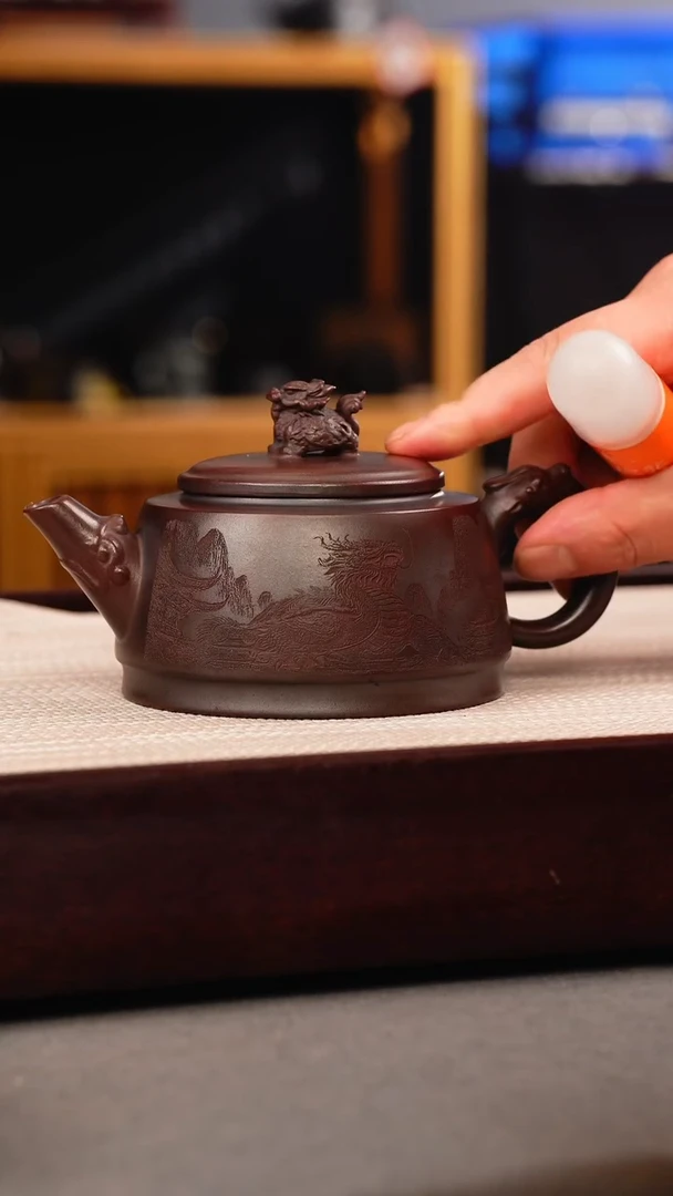 茶壶紫砂古乌泥 龙龟 刻绘