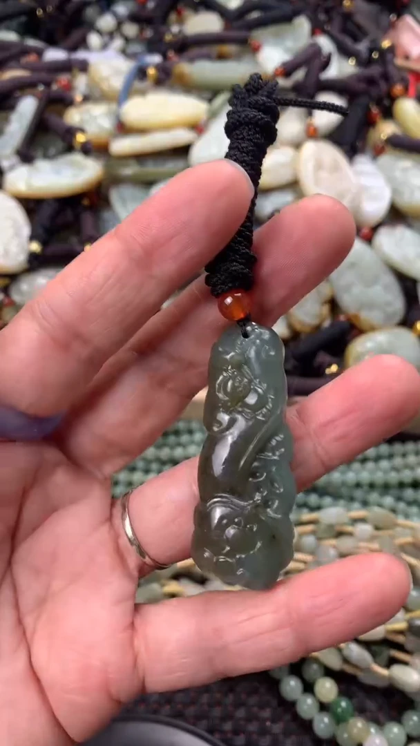 【闪购商品】和田玉颈饰未镶嵌多样性发货没有证书拍一发一有瑕