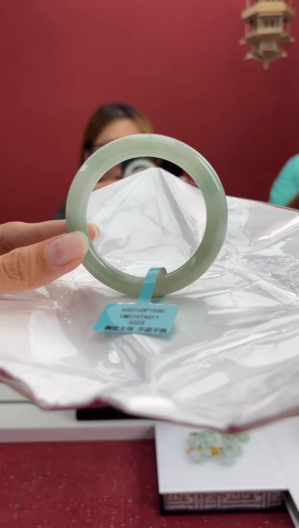 翡翠手镯（圆镯）未镶嵌12手镯