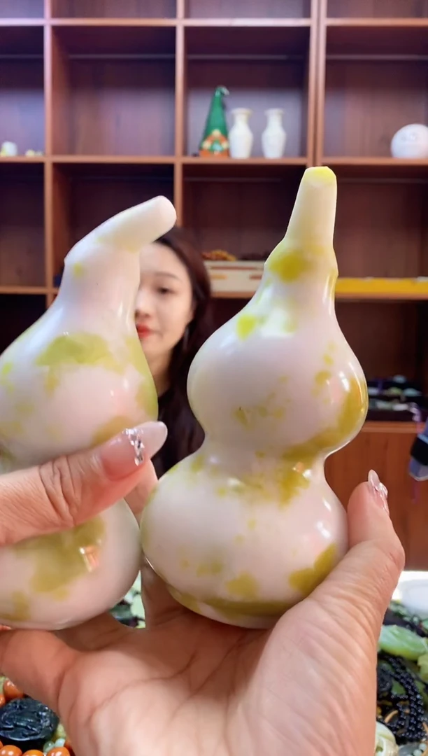 未镶嵌蛇纹石玉摆件拍一发二