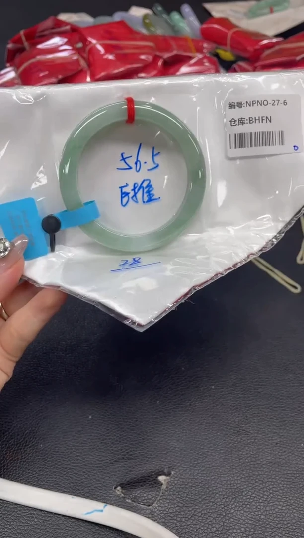 未镶嵌手镯翡翠翡翠手镯
