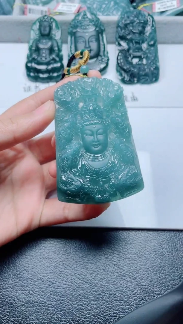 颈饰未镶嵌翡翠庒*汉