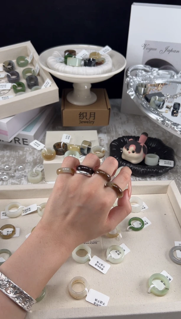 未镶嵌戒指和田玉和田玉 戒指  未镶嵌