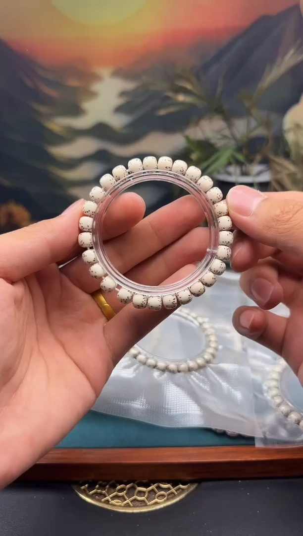 星月菩提手串原白同枝果河豚 大留白尺寸8*7