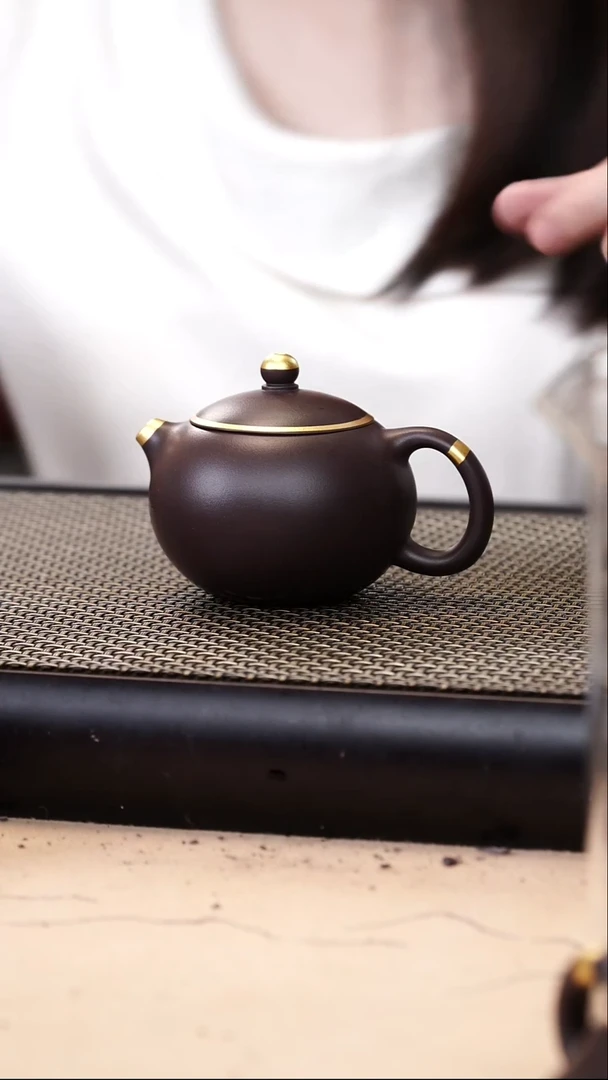 茶壶紫砂四号井茄皮紫泥描金新品西施130cc