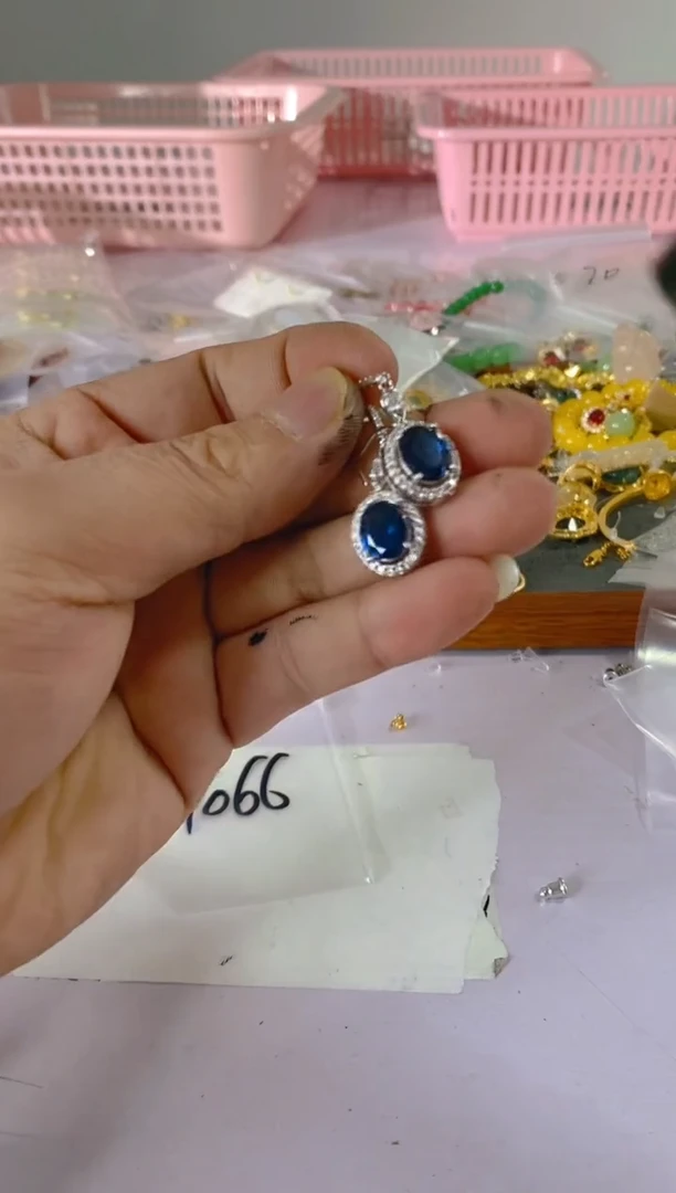 【闪购商品】水晶颈饰银S925镶嵌1066红宝，蓝宝，多样性发一件赠链