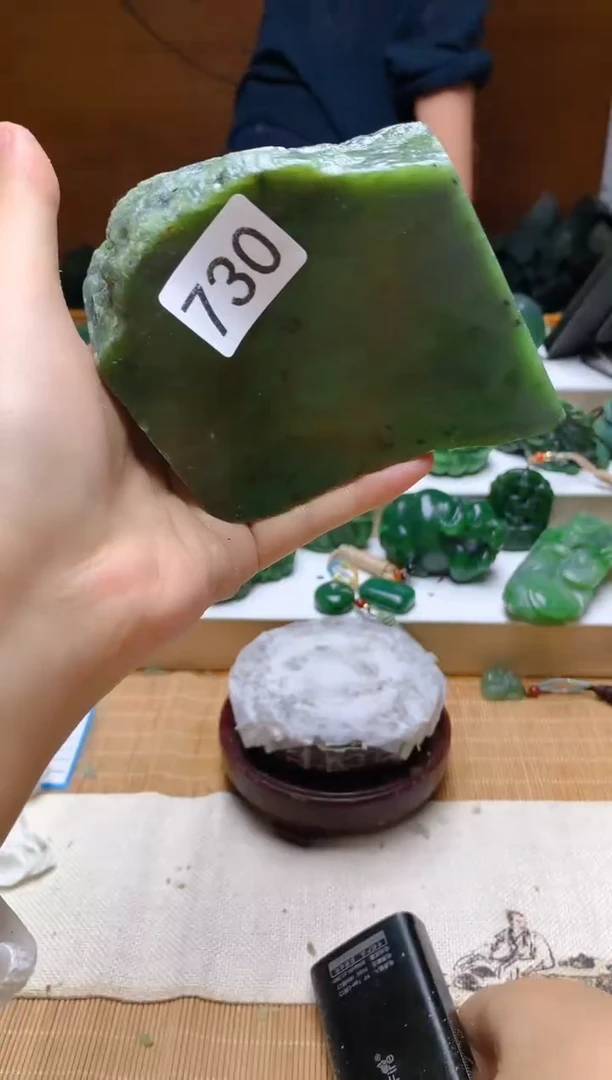 未镶嵌和田玉（碧玉）珠宝半成品1