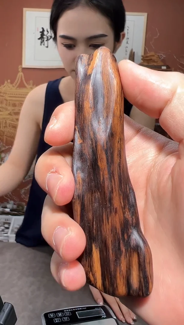 沉香吊坠30日照金山多样性发一