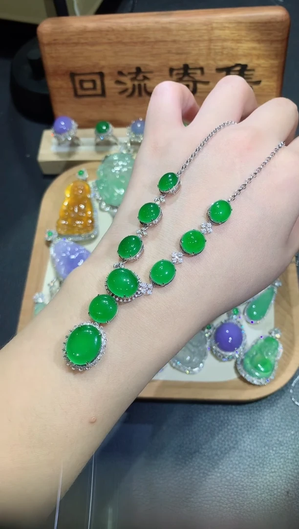 翡翠18K金镶嵌颈饰43团购多样性发其一