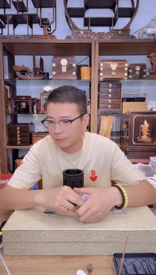 乌木类书架用****1597雕刻不动明王牌子