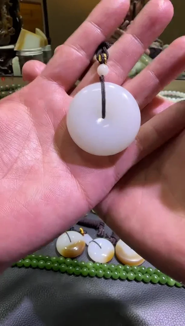 吊坠(赠链)未镶嵌和田玉天泰白玉平安扣（产地直发）