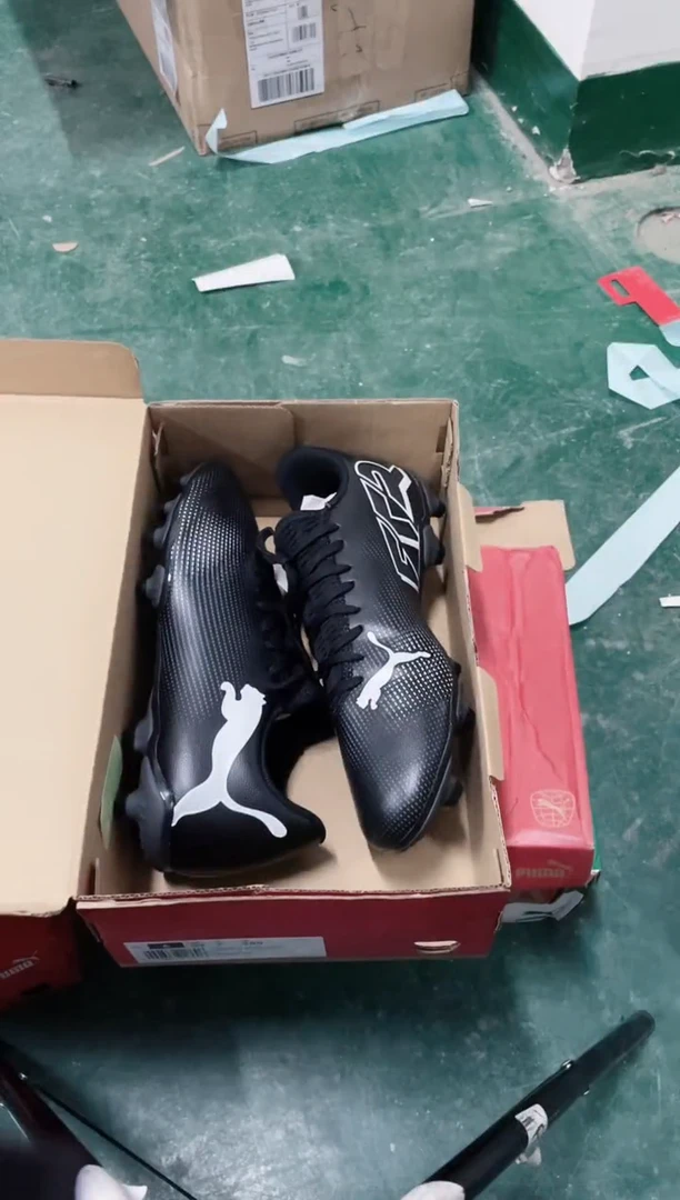 彪马时尚休闲运动鞋39M  BB52