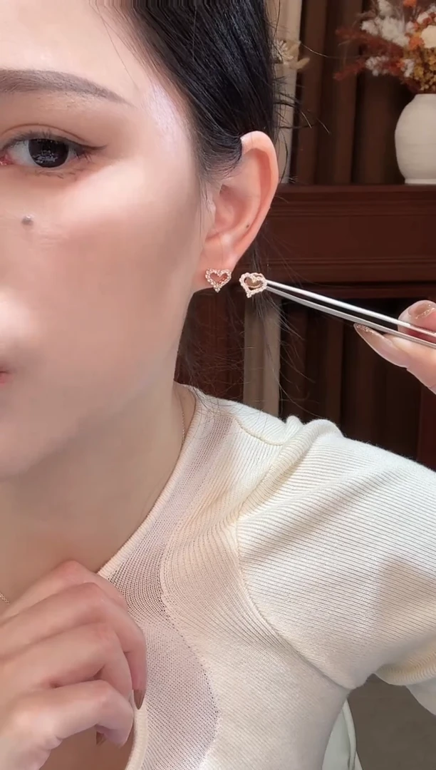 18K金镶嵌合成钻石耳饰满钻爱心耳钉k玫