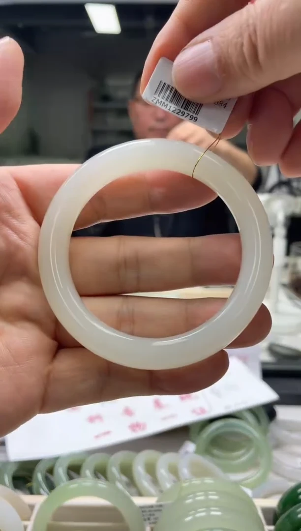 【闪购商品】和田玉手镯未镶嵌编码9799 圈口58-59