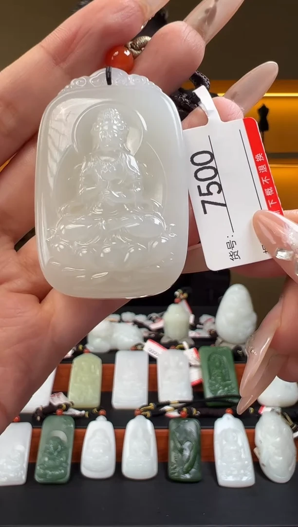 颈饰未镶嵌和田玉1