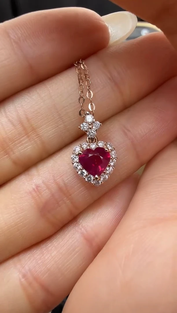 吊坠(不含链)18K金镶嵌红宝石主石0.67克拉