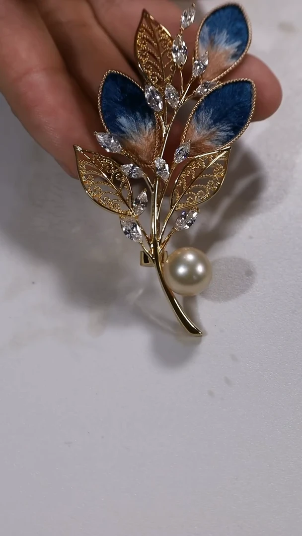 合金胸针海水珍珠金珠设计款胸针
