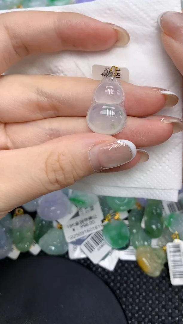颈饰18K金镶嵌翡翠111111