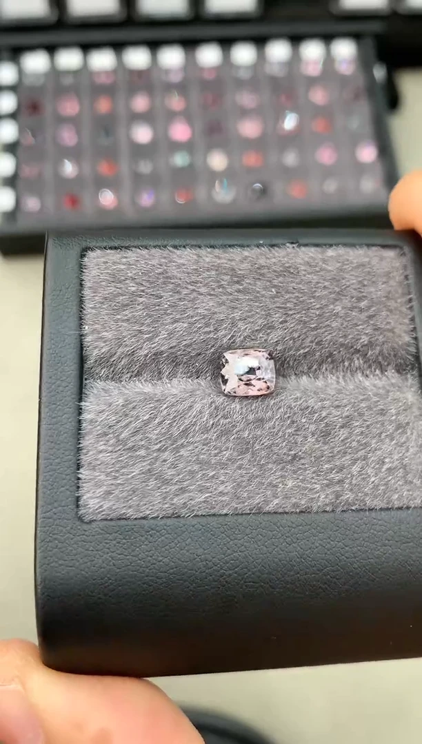 【闪购商品】定制尖晶石裸石未镶嵌2.00ct 枕型 冷色调