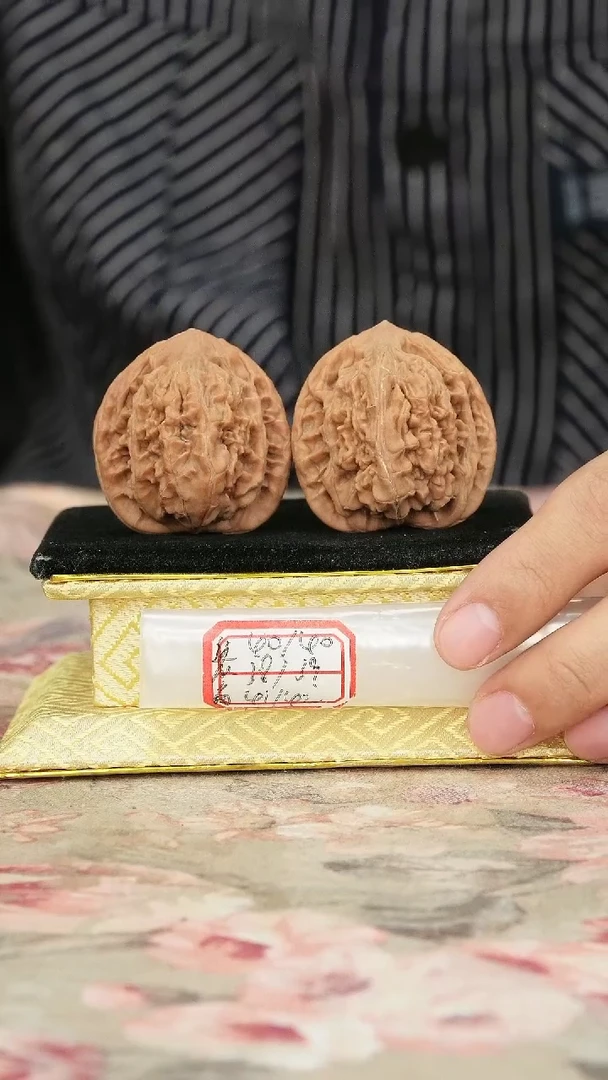 把件文玩核桃望月