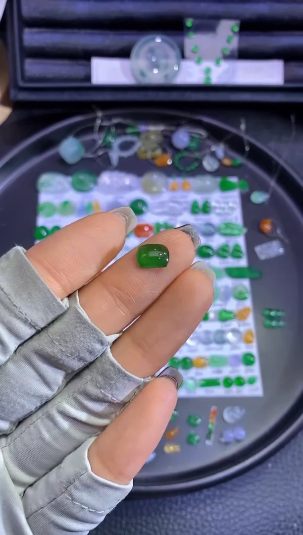 未镶嵌挂件翡翠马鞍