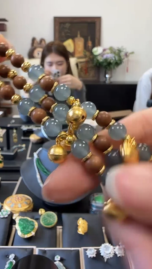 【闪购商品】翡翠手串未镶嵌多样性发其一