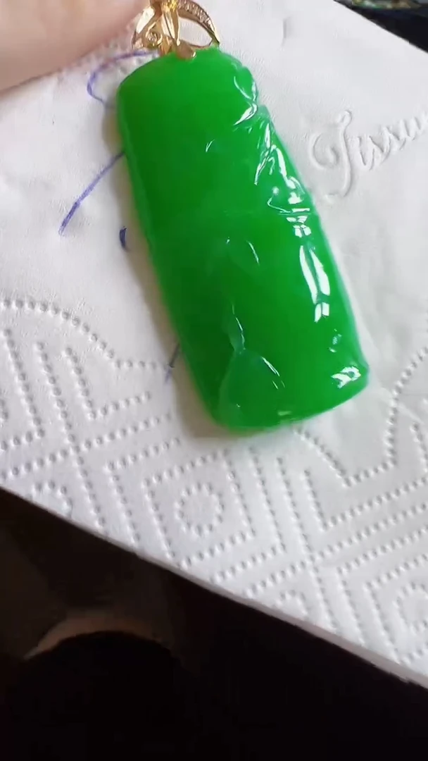 颈饰18K金镶嵌翡翠竹子