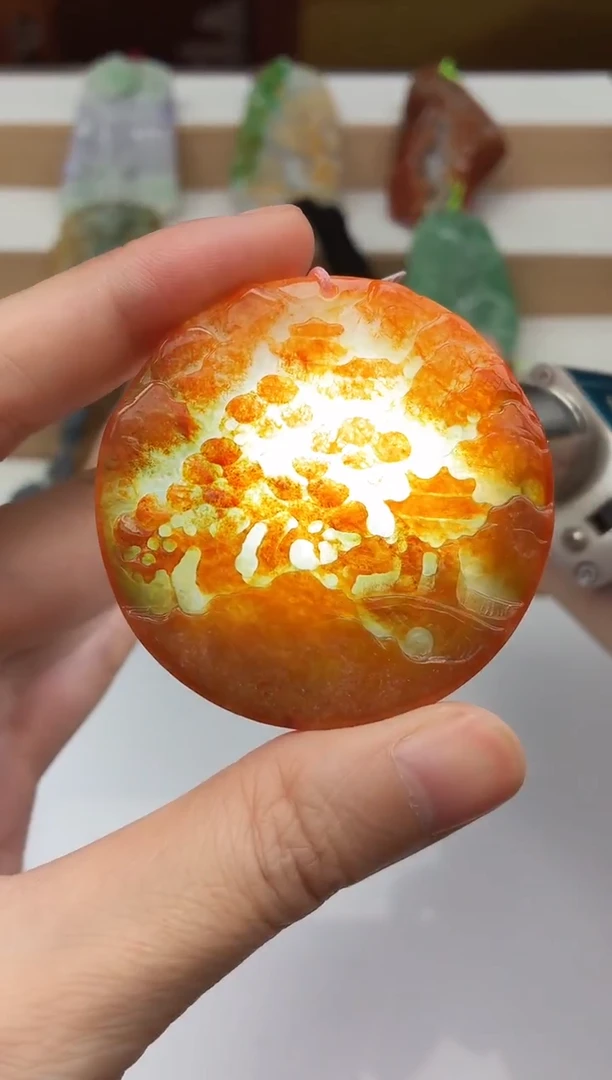 颈饰未镶嵌翡翠牌子