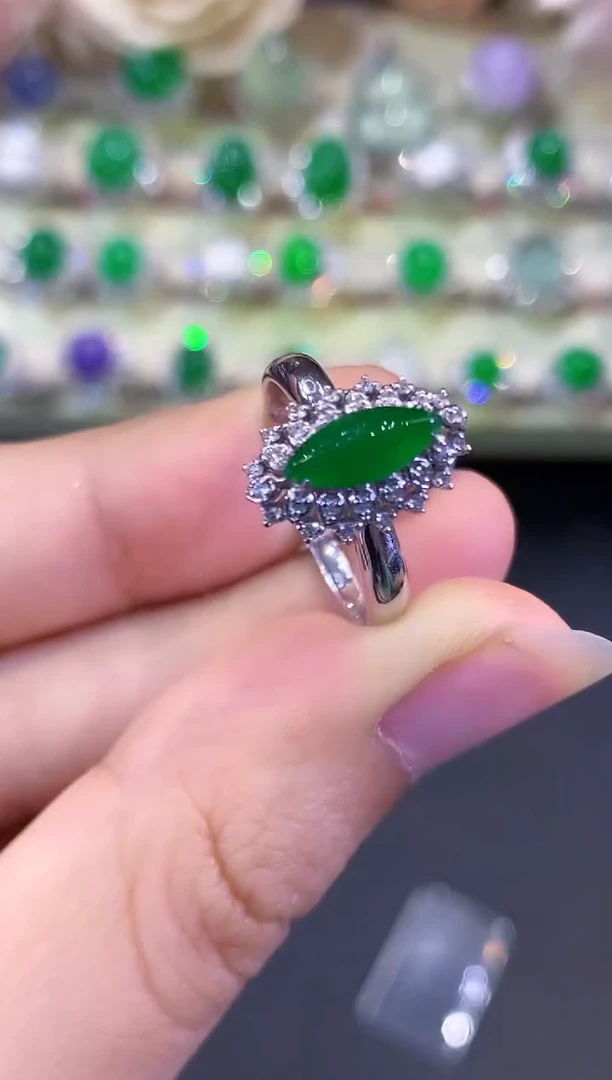 18K金镶嵌戒指翡翠B88