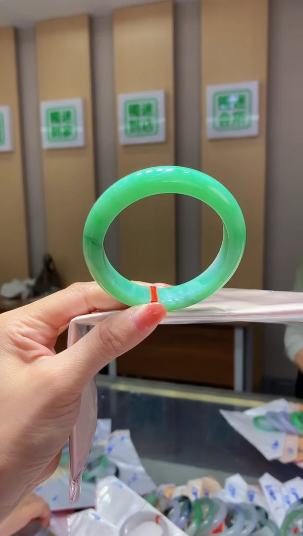 翡翠手镯未镶嵌-Q295 圈口56.6