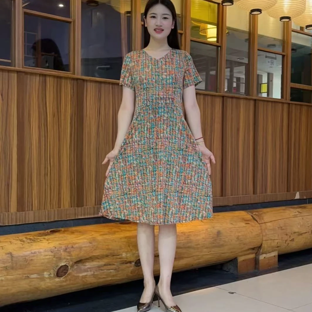 2025夏季新款减龄显气质妈妈装彩虹糖v领中长款显瘦高弹力连衣裙