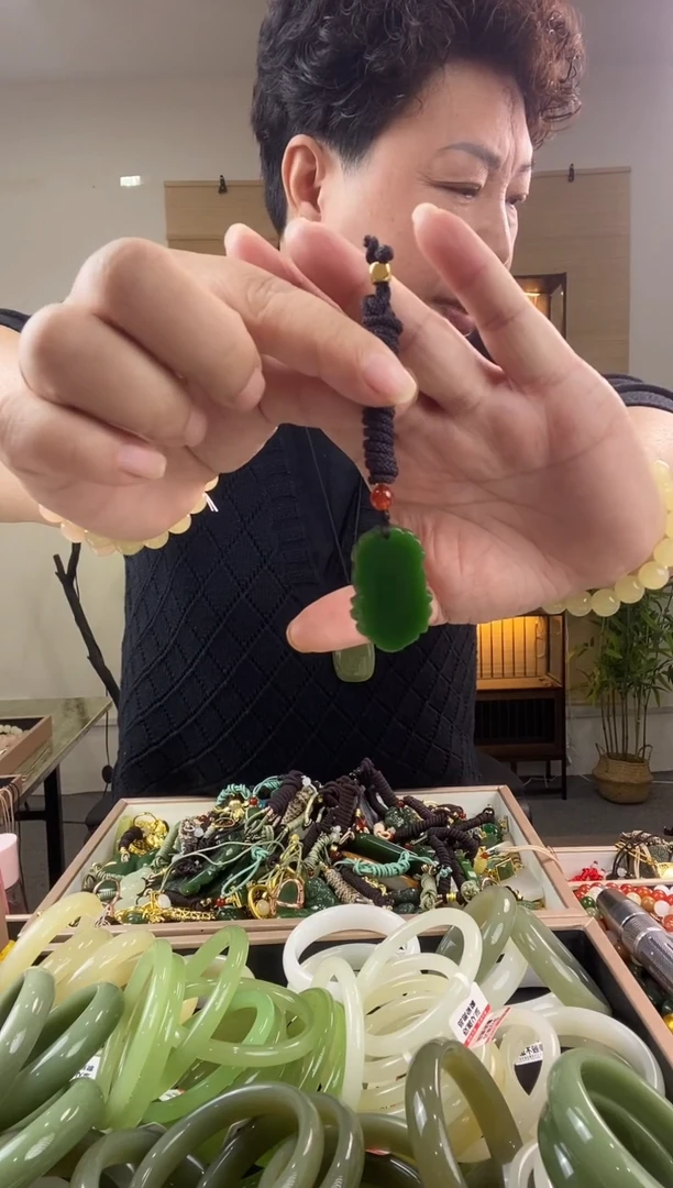 颈饰未镶嵌和田玉多样性拍一发一  蛇  15