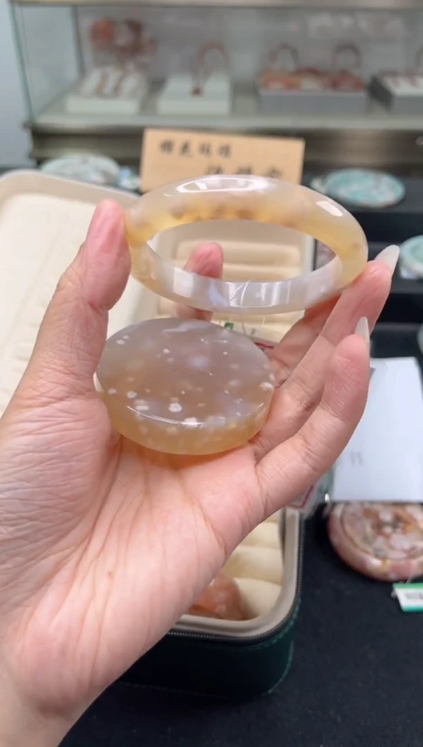 未镶嵌手镯石英质玉蜘**️圈口（赠品镯心）