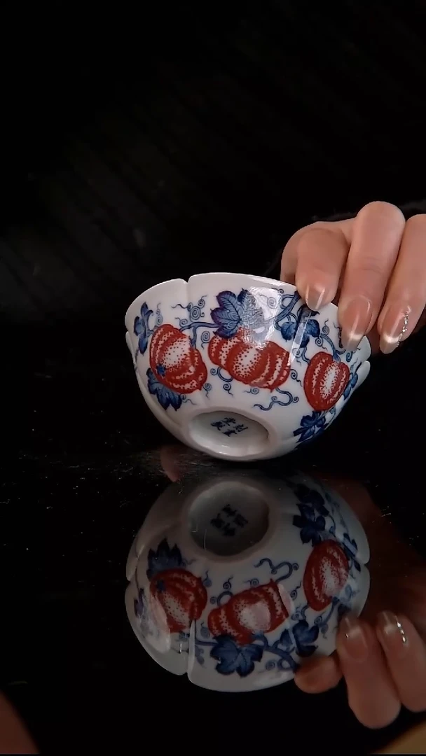 刻画堂青花釉里红瓜瓞绵绵花口缸杯