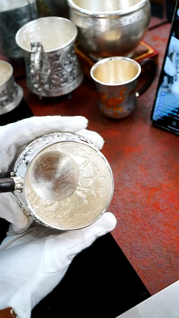 赵****房足银手工精工錾刻牡丹侧把主人杯