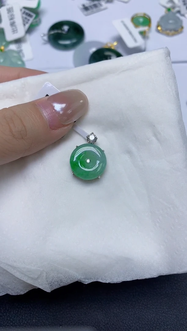 颈饰未镶嵌翡翠天然缅甸翡翠A货多样性发一件
